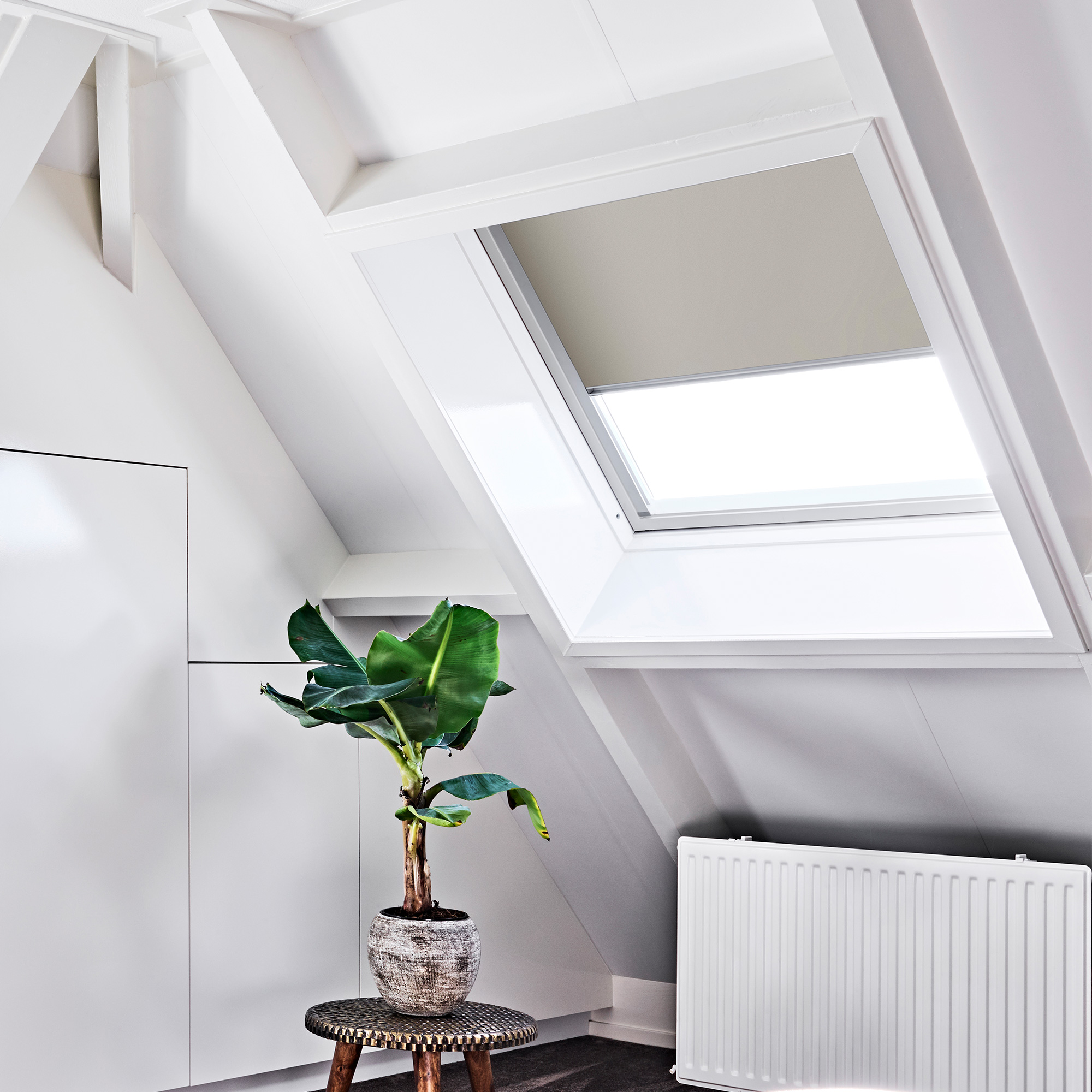 Estor Enrollable para Ventana de Tejado a Medida | Montaje con tornillos